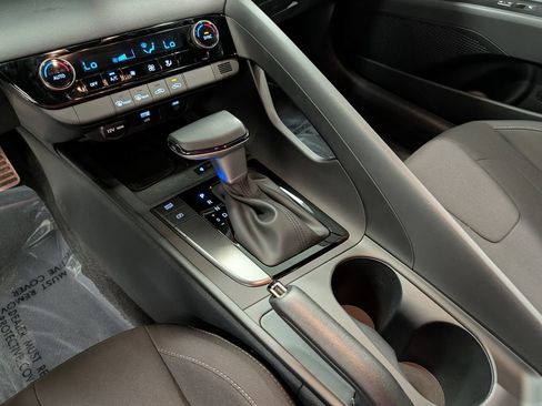 Certified 2025 Hyundai Elantra Sport FWD image 15
