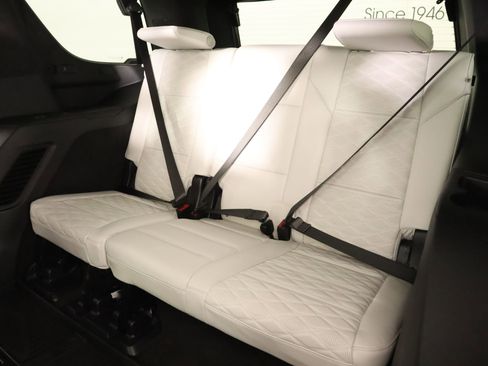 Used 2025 Cadillac Escalade Sport Platinum image 14