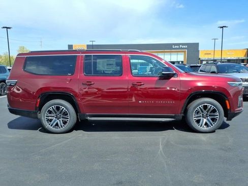 New 2026 Jeep Grand Wagoneer L 4WD w/ Premium Group I image 20