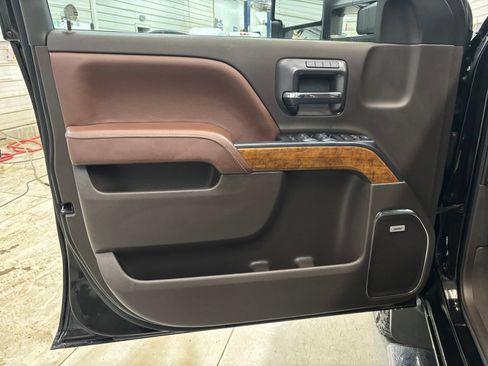 Used 2019 Chevrolet Silverado 2500 High Country w/ Duramax Plus Package AWD/4WD image 7