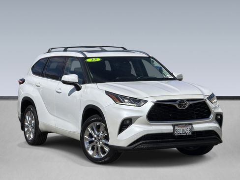 Used 2023 Toyota Highlander Limited FWD image 1