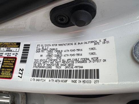 Used 2022 Toyota Tacoma SR5 AWD/4WD image 16