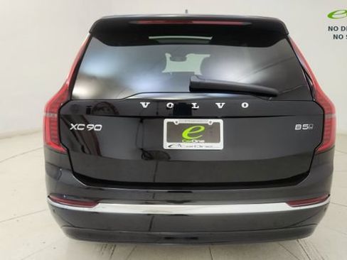 Used 2026 Volvo XC90 B5 Plus w/ Protection Package AWD/4WD image 25