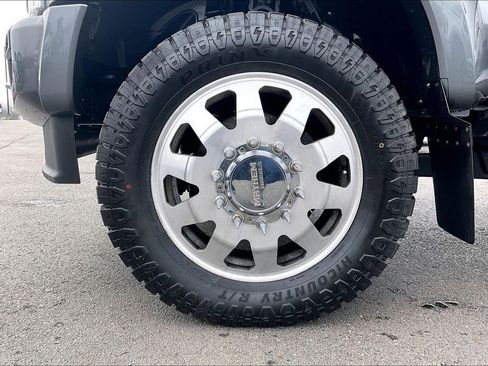 Used 2021 Ford F450 Platinum w/ FX4 Off-Road Package image 36