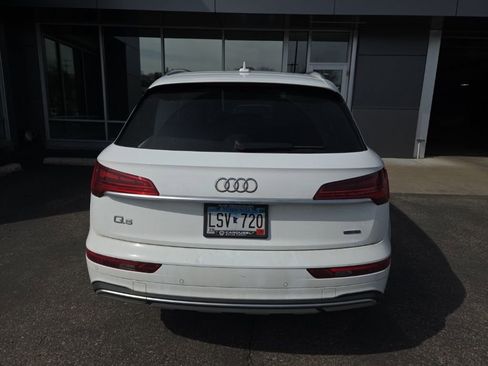 Used 2023 Audi Q5 2.0T Premium w/ Convenience Package AWD/4WD image 4