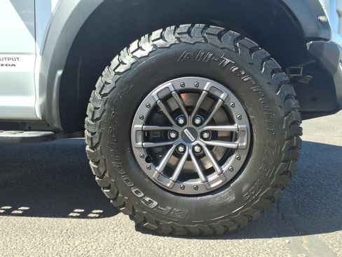 Certified 2019 Ford F150 Raptor w/ Equipment Group 802A Luxury AWD/4WD image 9