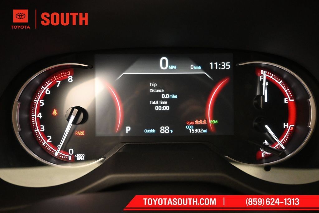 Used 2025 Toyota RAV4 XLE AWD/4WD image 12