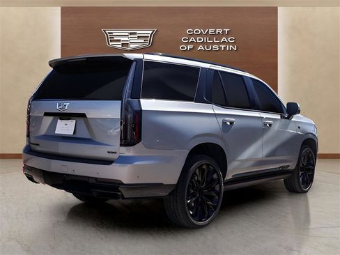 Used 2026 Cadillac Escalade Sport w/ LPO, ONYX Package image 4