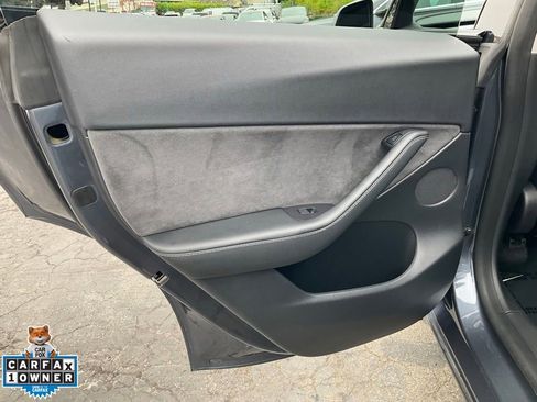 Used 2022 Tesla Model Y Performance AWD/4WD image 31