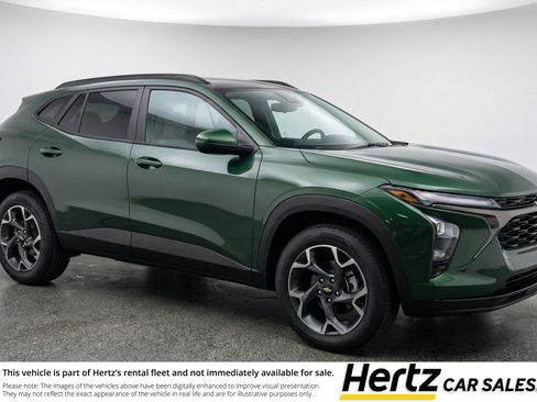 Used 2025 Chevrolet Trax LT w/ LT Convenience Package image 1