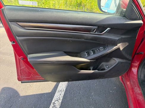Used 2019 Honda Accord Sport image 9