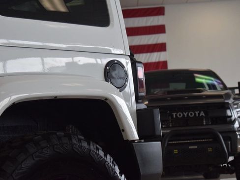 Used 2014 Jeep Wrangler Unlimited Sahara AWD/4WD image 19