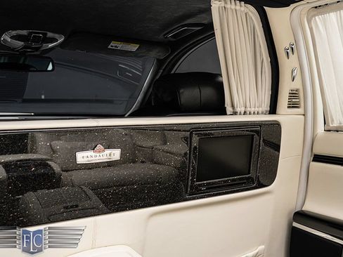 Used 2009 Maybach 62 S RWD image 10