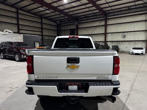 Used 2016 Chevrolet Silverado 2500 High Country w/ Duramax Plus Package image 6