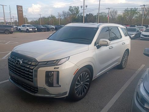 Used 2024 Hyundai Palisade Calligraphy image 4