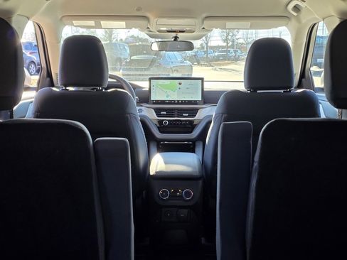 Used 2025 Ford Explorer Active image 10