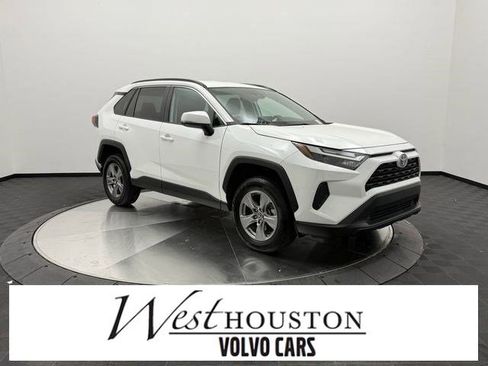 Used 2024 Toyota RAV4 XLE image 1