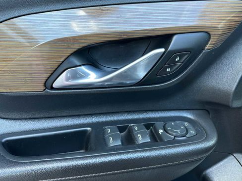 Used 2020 GMC Terrain SLE image 10