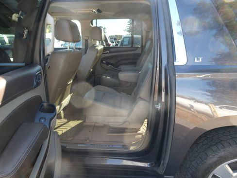 Used 2018 Chevrolet Suburban LT image 30