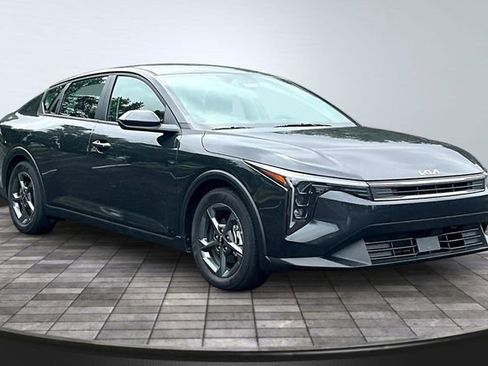 Used 2025 Kia K4 FWD image 3