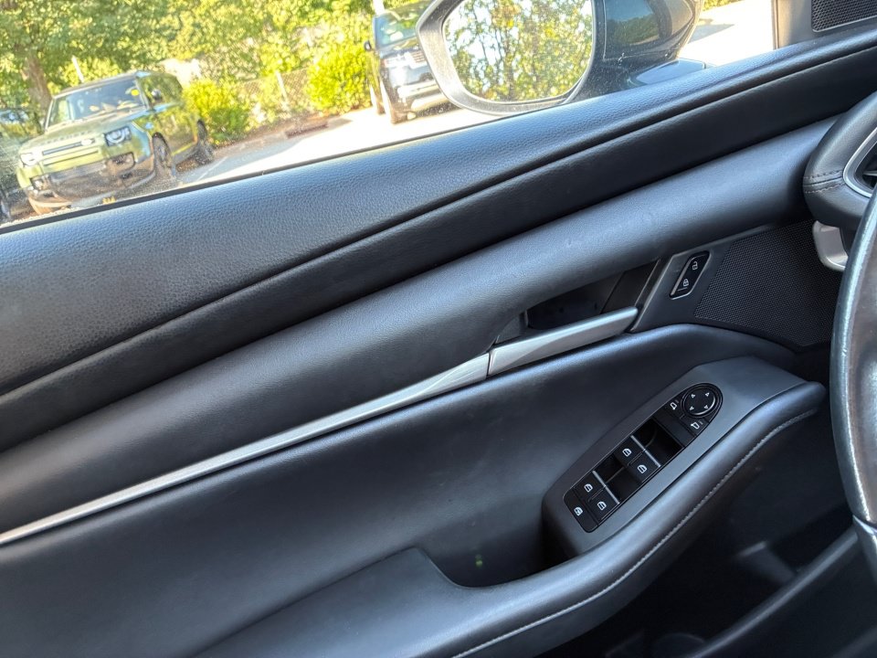 Used 2022 MAZDA MAZDA3 s FWD image 32