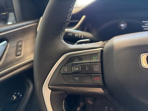 Used 2024 Jeep Grand Cherokee L Limited w/ Black Appearance Package image 33