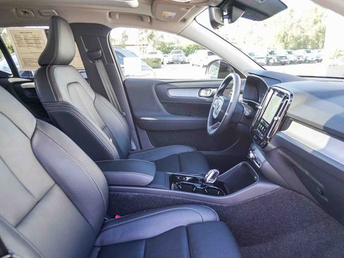 Used 2026 Volvo XC40 B5 Plus AWD/4WD image 18