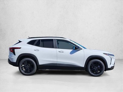 New 2026 Chevrolet Trax ACTIV w/ Sunroof Package FWD image 5