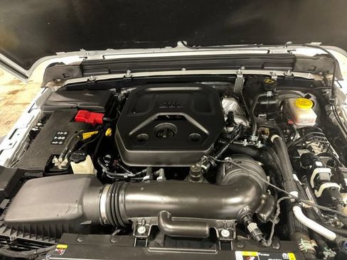 Used 2024 Jeep Wrangler Unlimited Sport AWD/4WD image 18