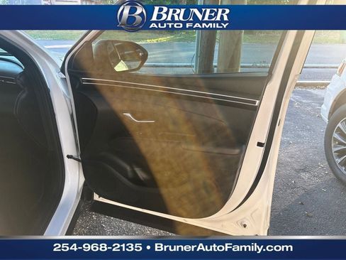 Used 2022 Hyundai Santa Cruz SEL Premium w/ Cargo Package image 15