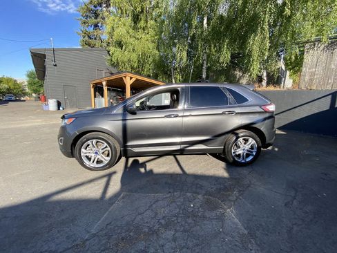 Used 2017 Ford Edge Titanium w/ Technology Package AWD/4WD image 3