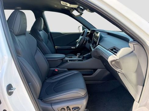 New 2026 Lexus TX 500h AWD image 16