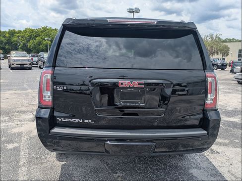 Used 2019 GMC Yukon XL SLT RWD image 5