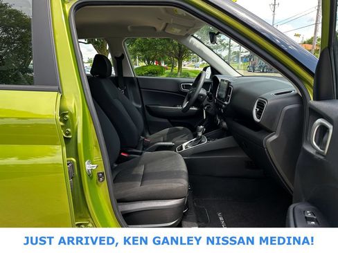 Used 2022 Hyundai Venue SE FWD image 21