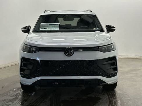 New 2026 Volkswagen Tiguan SE R-Line image 25