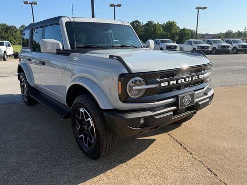 New 2026 Ford Bronco Outer Banks AWD/4WD image 8