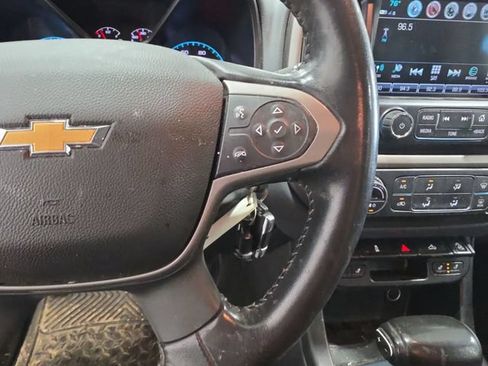 Used 2018 Chevrolet Colorado Z71 AWD/4WD image 12