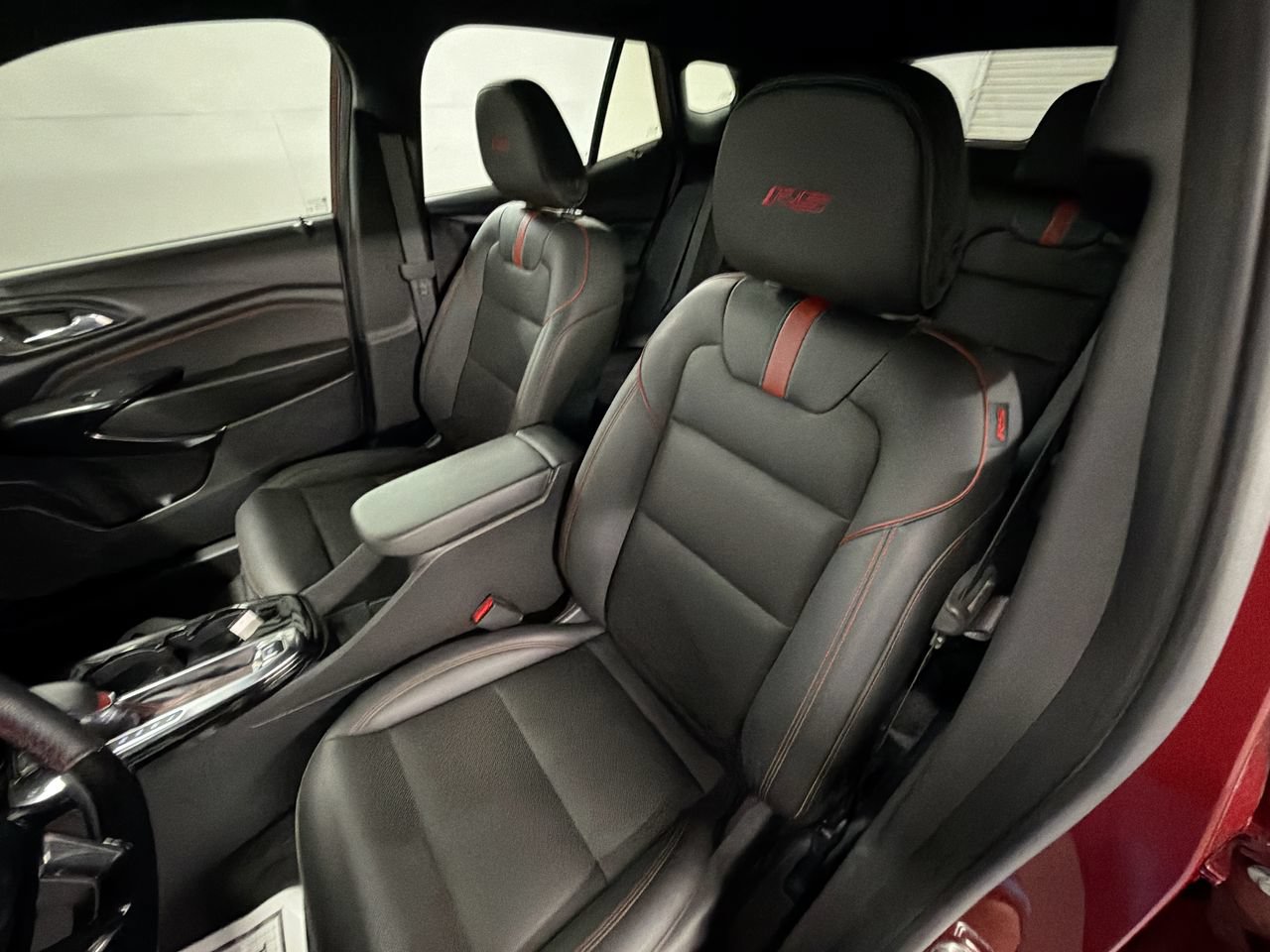 Certified 2025 Chevrolet Trax RS w/ Sunroof Package FWD image 18