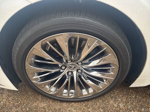 Used 2022 Lexus LS 500 image 12