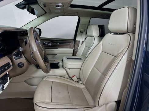 Used 2021 GMC Yukon XL Denali w/ Denali Ultimate Package RWD image 8