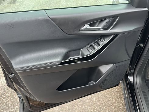 Used 2025 Chevrolet Equinox LT image 18