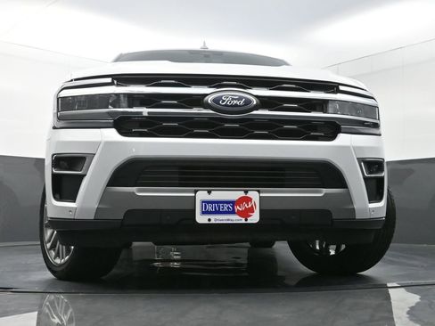 Used 2024 Ford Expedition Limited image 29