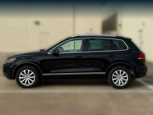 Used 2012 Volkswagen Touareg VR6 image 5