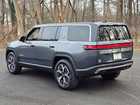 Used 2024 Rivian R1S Adventure image 4
