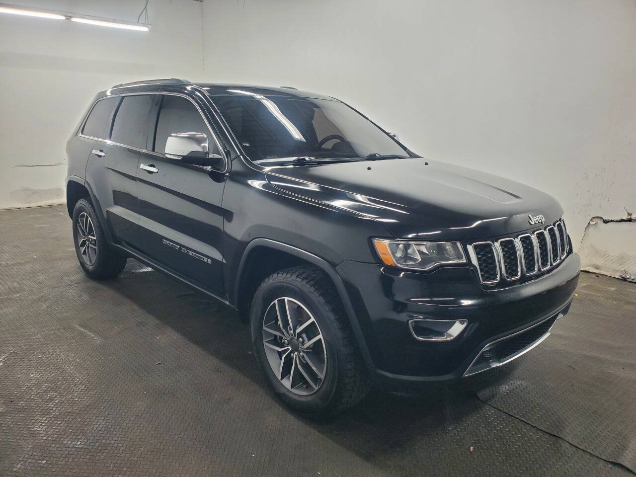 Used 2021 Jeep Grand Cherokee Limited w/ Luxury Group II AWD/4WD image 3