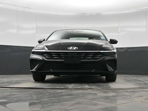 New 2026 Hyundai Elantra Blue image 32