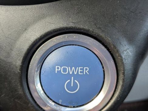 Certified 2024 Toyota Sienna XLE FWD image 28