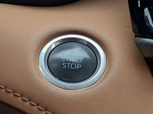 Used 2024 Toyota Highlander Platinum image 20