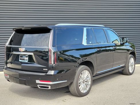 Used 2025 Cadillac Escalade ESV Premium Luxury w/ Touring Package AWD/4WD image 7