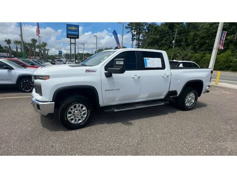 Used 2025 Chevrolet Silverado 2500 LT AWD/4WD image 6